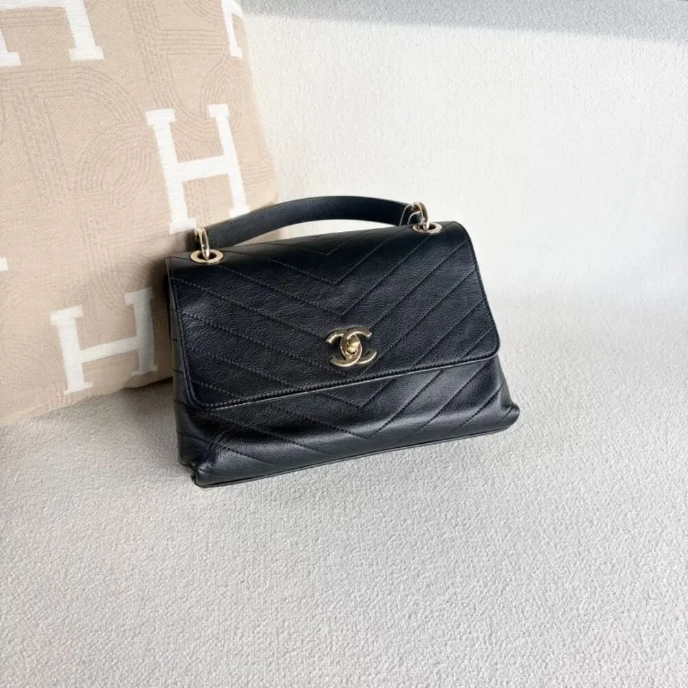 CHANEL brand color